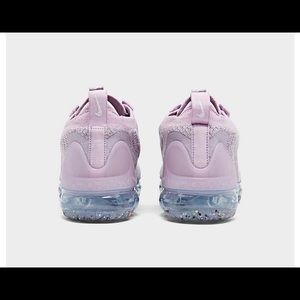 Woman’s airmax 2021